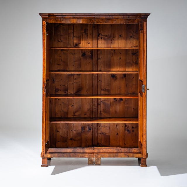 Biedermeier Armoire in Walnut, 1830 For Sale - Image 4 of 12