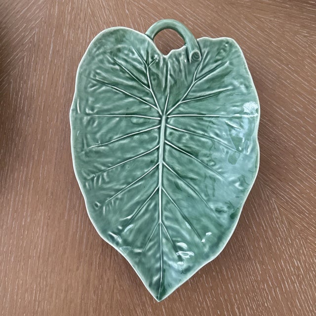 1990s Vintage Bordallo Pinheiro Portugal Majiloca Green Leaf Serving Dishes - Set of 2 For Sale - Image 5 of 5