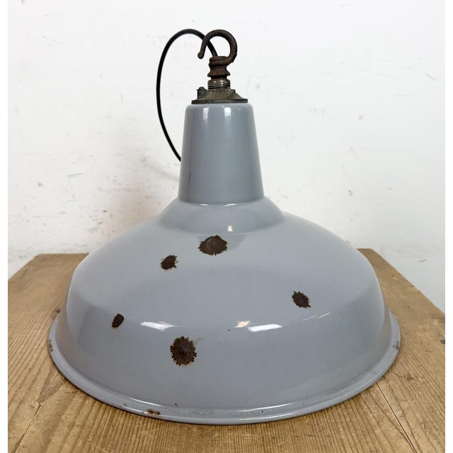 Industrial British Grey Enamel Factory Pendant Lamp from Benjamin Electric Manufacturing Company, 1960s For Sale - Image 11 of 17