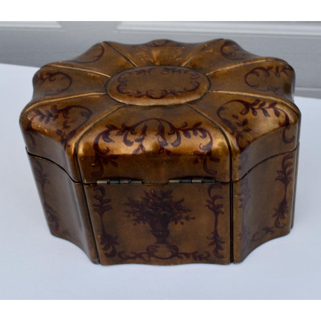 VTG Painted Florentine Style Jewelry Box W/Lined Fitted Interior /Removable Section For Sale - Image 12 of 13