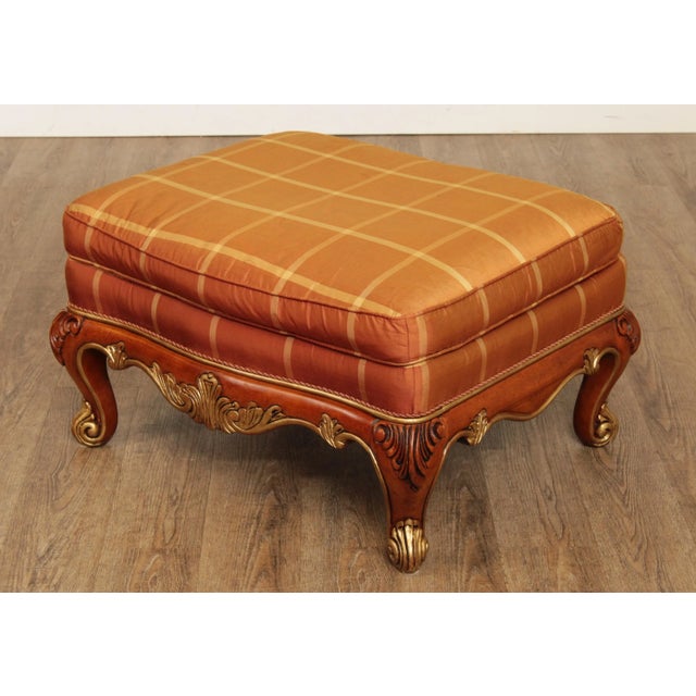 1990s Henredon French Louis XV Style Carved Partial Gilt Ottomans - A Pair For Sale - Image 5 of 13