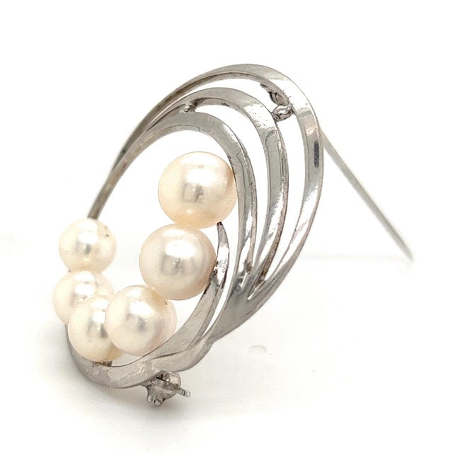 1990s Mikimoto Estate Akoya Pearl Circle Brooch Sterling Silver For Sale - Image 9 of 9