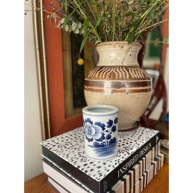 Lovely Chinese brush pot, these were used by scholars and artists to hold brushes. Key features include: Porcelain with...