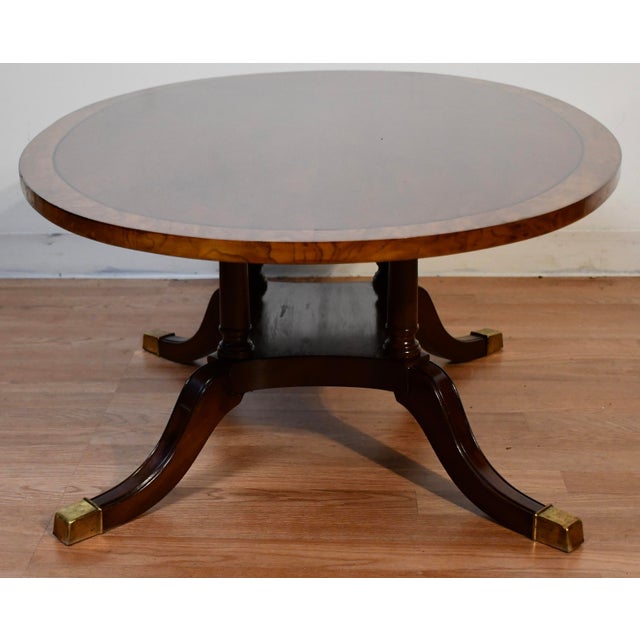 1940s English Regency Style Walnut Banded Satinwood Oval Top Coffee Table For Sale - Image 4 of 14