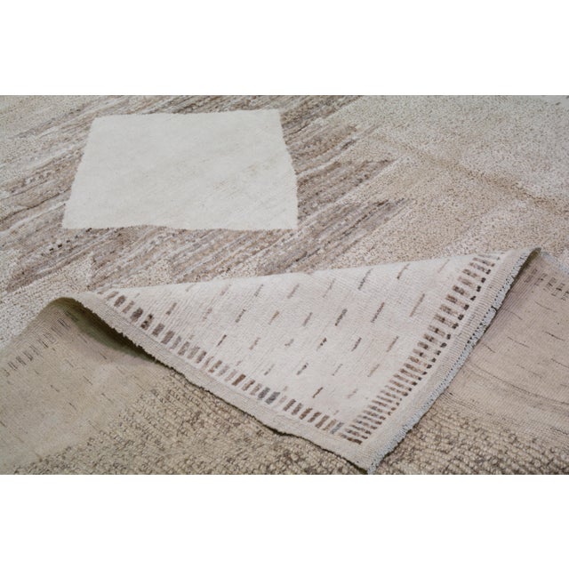 Moroccan Hand Knotted Wool Rug, 9'10"x13'9" For Sale In New York - Image 6 of 6