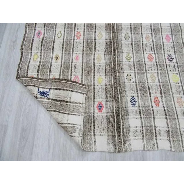 Vintage Modern Turkish Kilim Rug - 5′ × 7′9″ For Sale In Los Angeles - Image 6 of 6