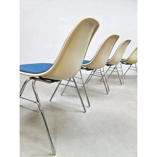 Vintage Fiberglass DSX Chairs by Eames for Herman Miller, 1970s, Set of 4 For Sale - Image 6 of 7