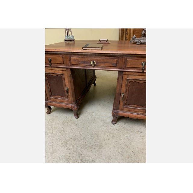 Age: circa 1935 Wood type: solid oak Condition: very good, meticulously maintained, and ready-to-use original condition...