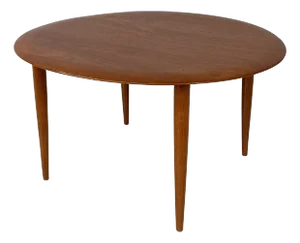 Danish Mid-Century Modern Round Wood Coffee Table attributed to Fritz Hansen, 1960s
