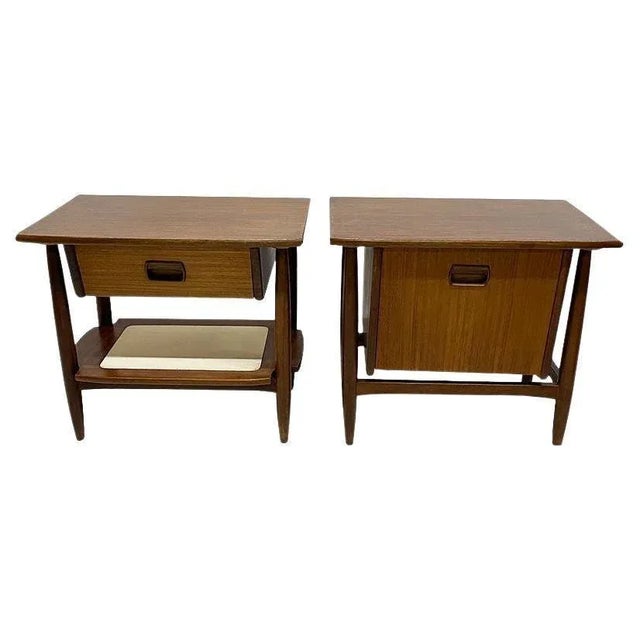 Small Mid-20th Century Dutch Bedside Tables, 1960s, Set of 2 For Sale - Image 6 of 6