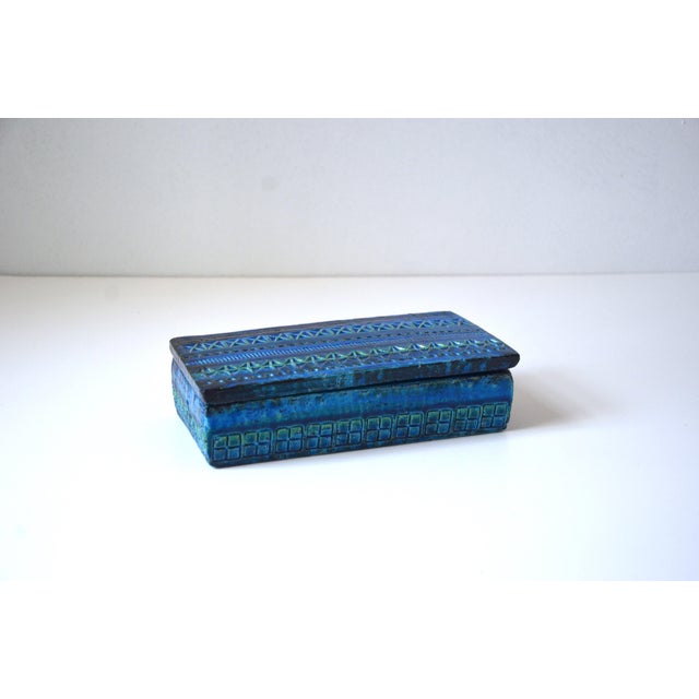 Mid-Century Modern Rimini Blue Italian Pottery Covered Box by Aldo Londi for Bitossi For Sale - Image 3 of 6