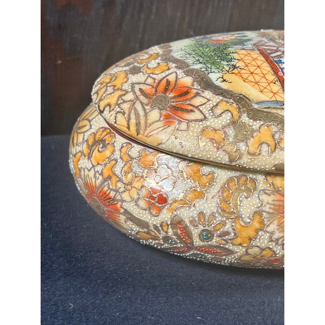 Gold Mid 20th Century Pair of Sastuma-Style Hand-Painted Ceramic Boxes For Sale - Image 8 of 17