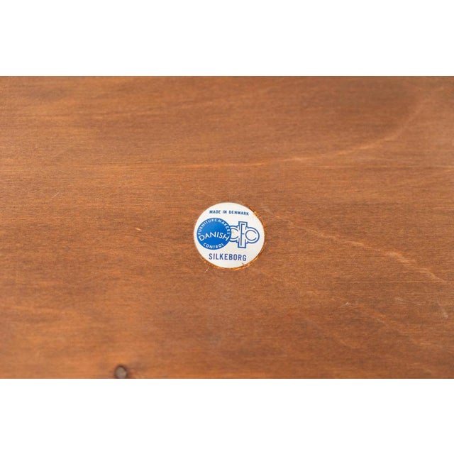 Model 219 Nesting Tables by Johannes Andersen & Illum Wikkelso, Set of 3 For Sale - Image 13 of 14