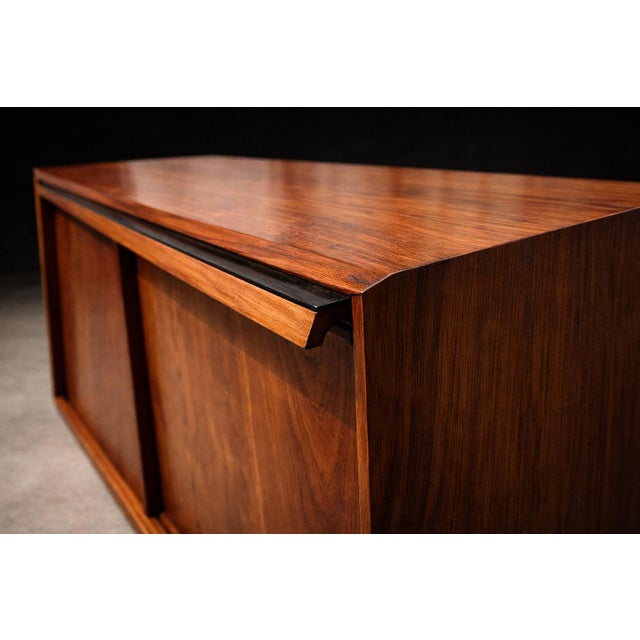 Carlo Hauner & Martin Eisler Sideboard With Extendable Top in Caviúna, Brazil, 1950s For Sale - Image 12 of 13