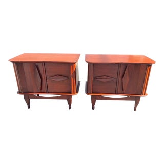 Vintage Sculptural Mid-Century Modern Nightstands - a Pair For Sale