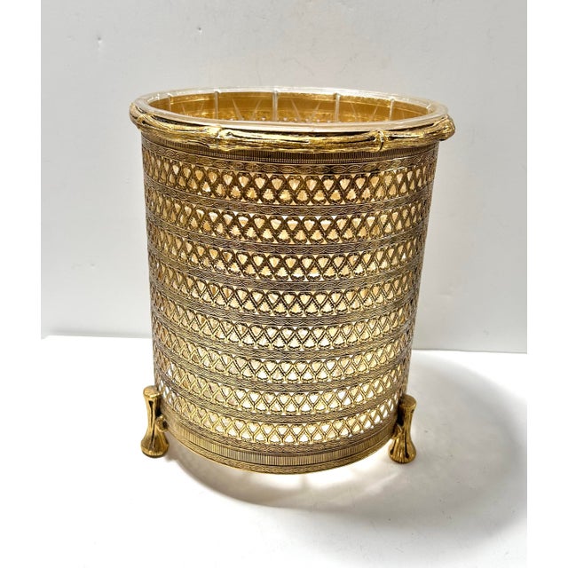 A beautiful and elegant wastebasket. The plastic insert can be removed for cleaning. The Art Nouveau motif is very...