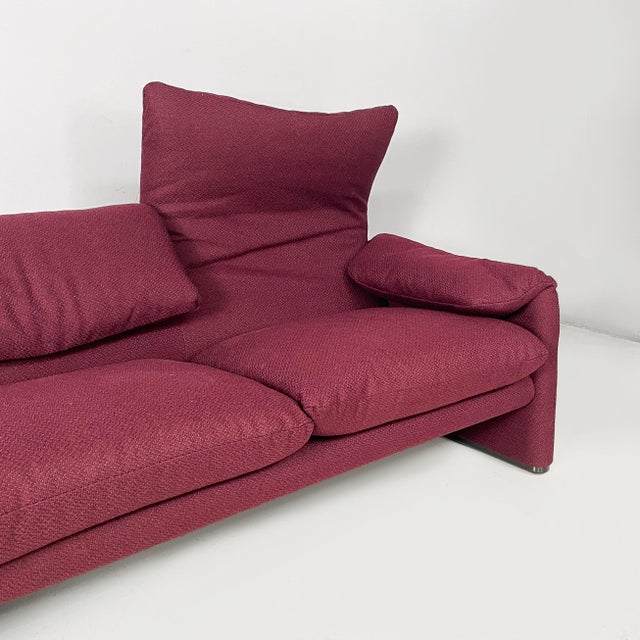 Italian Modern Burgundy Fabric Maralunga Sofa by Vico Magistretti for Cassina, 1970s For Sale - Image 6 of 14