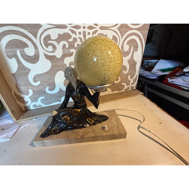 Metal French Art Deco Cold-Painted Table Lamp with Woman Carrying Sphere in Bronze on a Marble Base, 1936 For Sale - Image 7 of 11