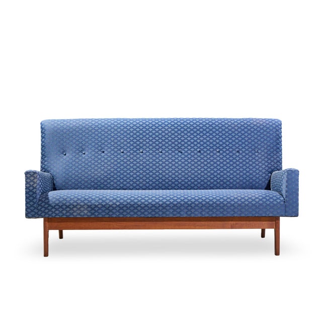 Jens Risom Mid Century Walnut Loveseat Sofa This loveseat measures: 66.25 wide x 28.5 deep x 33.5 inches high, with a seat...