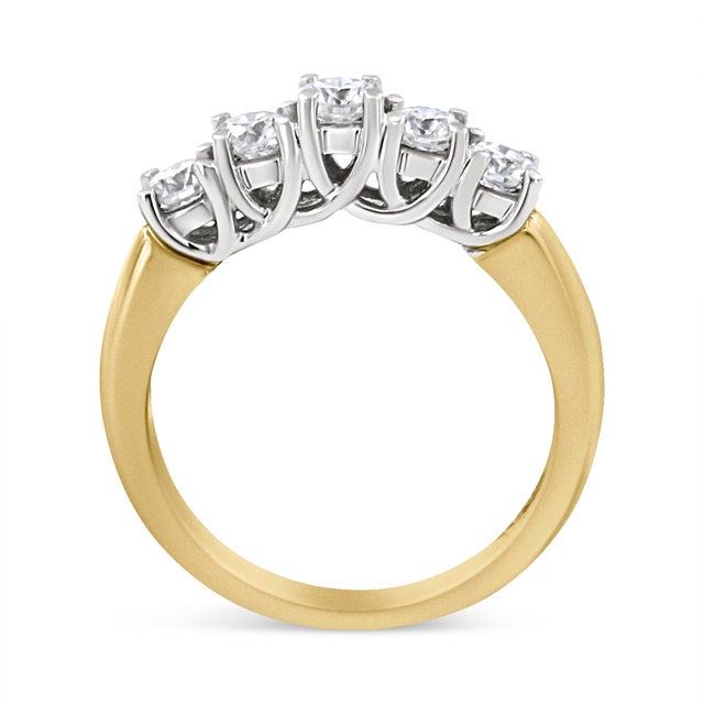 Contemporary 18K Yellow Gold 1.0 Cttw 4 Prong Set Round Cut Diamond Step up 5 Stone Ring Band (F-G Color, SI1-SI2 Clarity) - Size 7 For Sale - Image 3 of 5