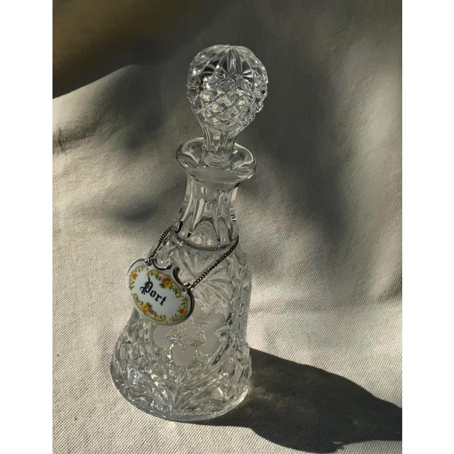 Transparent Gilded Age American Cut Glass Port Wine Decanter With Original Stopper, Circa 1900 For Sale - Image 8 of 12