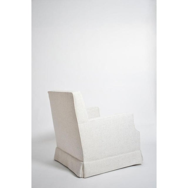 Off white textured fabric, 1960s. Height: 83 cm - 32.68 in Length: 73 cm - 28.74 in Width: 80 cm - 31.5 in Seating height:...