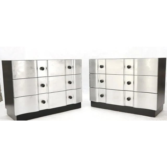 Wood 1940s Pair of Decorator Mid-Century Modern 3-Drawer Dressers by James Mont For Sale - Image 7 of 13