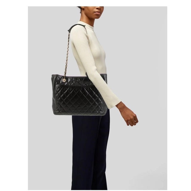 Chanel Quilted Black Caviar Skin Shoulder Bag / Tote, Golden Chain & Hardware For Sale - Image 11 of 18