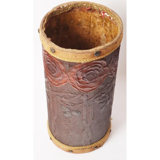 Art Nouveau Umbrella Stand Basket Embossed Leather Decorated Red Roses, 1900 For Sale - Image 12 of 17