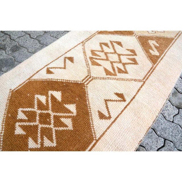 Madallion Turkish White Floor Rug For Sale - Image 10 of 11