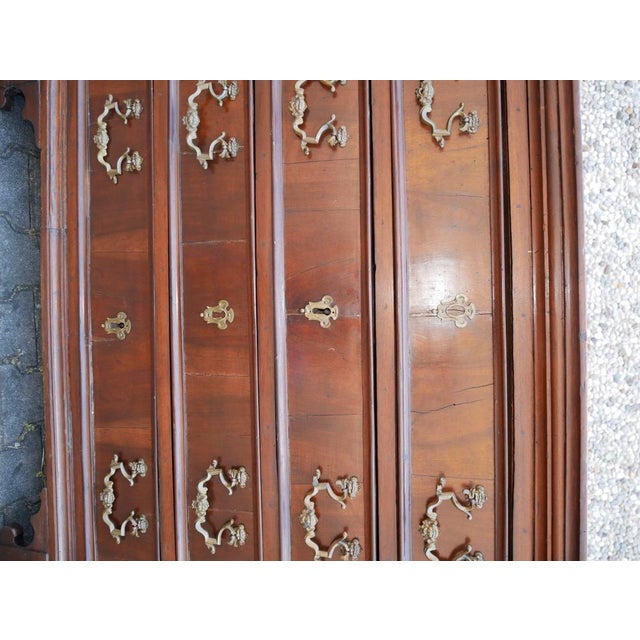 Antique Walnut Chest of Drawers, 18th Century For Sale - Image 9 of 18