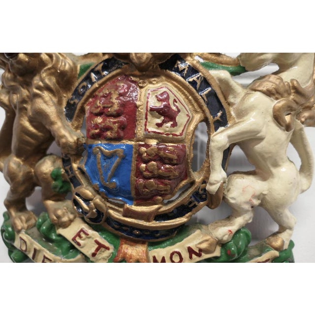 1950s Victorian Cast Iron Royal Coat of Arms Shield Plaque, 1950s For Sale - Image 5 of 8
