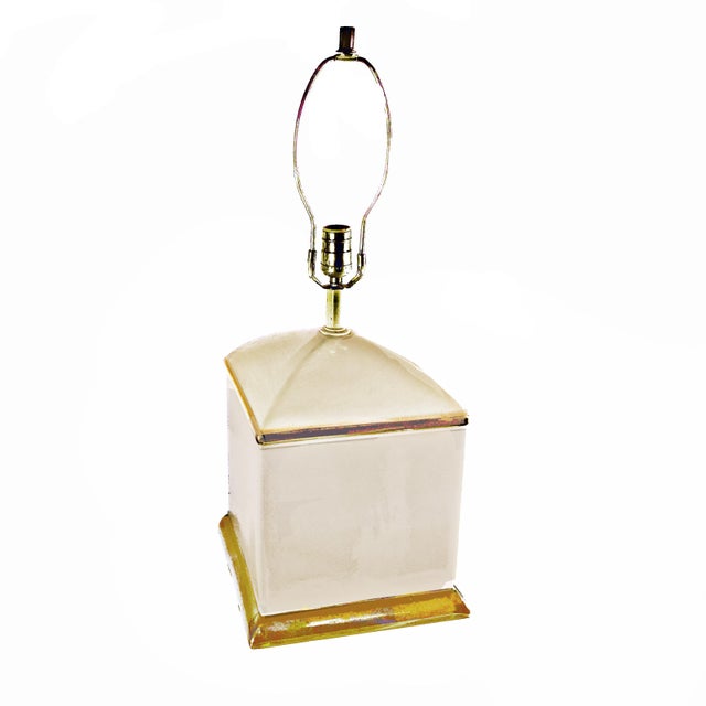 Chapman Manufacturing Company 70s Chapman Hollywood Regency Style Cream & 14k Gold Square Shaped Lamps - a Pair For Sale - Image 4 of 6