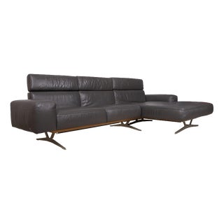 Monroe Leather Corner Sofa in Grey Anthracite and Wood Brown with Right Chaise Lounge and Manual Function from Koinor For Sale