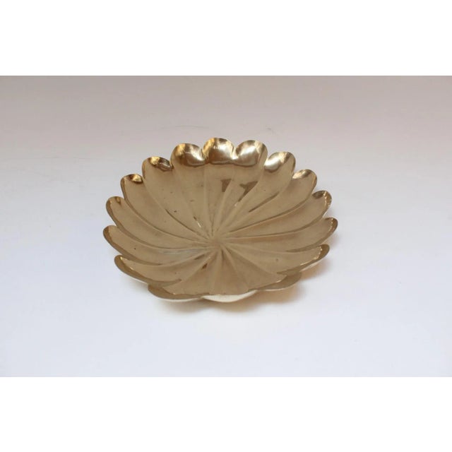 1970s Vintage Italian Brass Scalloped Decorative Tray For Sale - Image 5 of 12