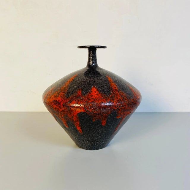 Italian Mid-Century Modern ceramic vase n 2\.07 by San Polo Venezia, 1960s Rhomboid-shaped ceramic vase in shades of dark...