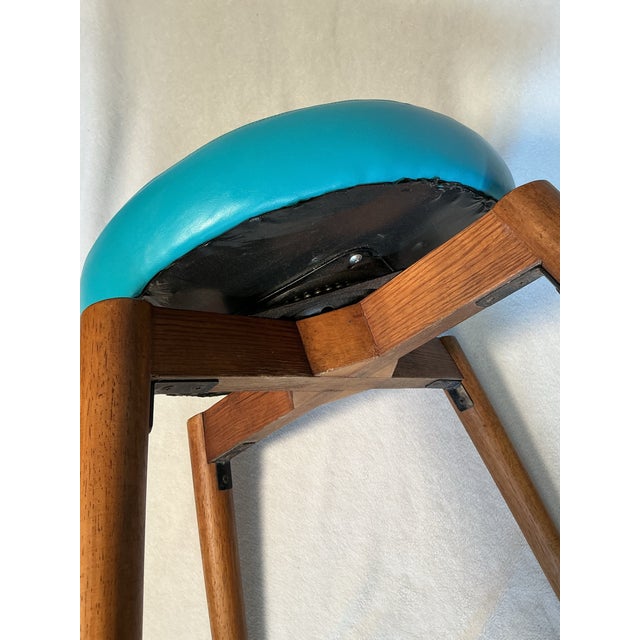Vintage Mid-Century Modern Swivel Vanity Stool, Newly Reupholstered - Circa 1960s For Sale In Greenville, SC - Image 6 of 12