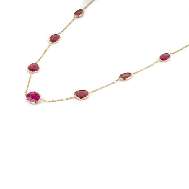 14k Gold 6.95ct Natural Mozambique Ruby Bezel Station Modern Necklace For Sale - Image 4 of 17