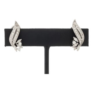 18k White Gold and Diamond Earrings For Sale