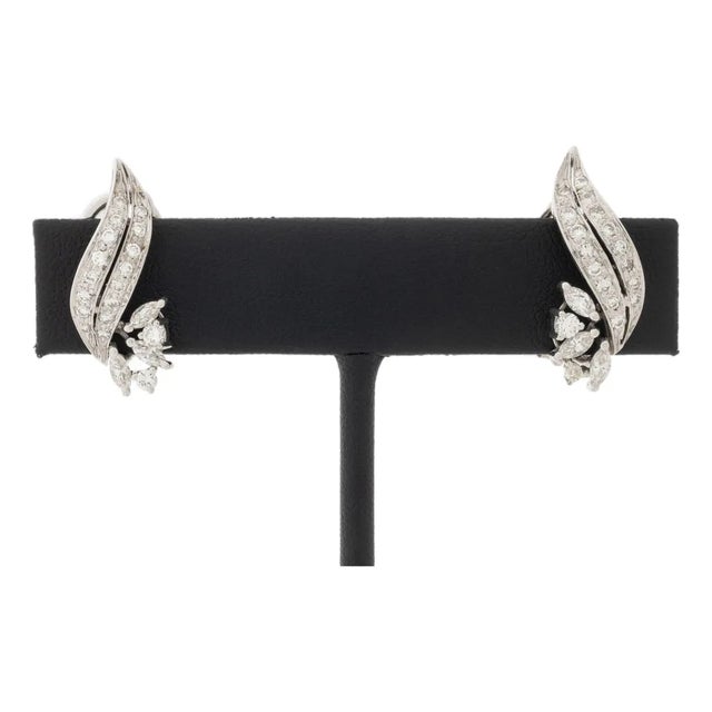 18k White Gold and Diamond Earrings For Sale