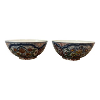 Hand-Painted Frisian Majolica Bowls by Royal Teacher Makkum, 1940s, Set of 2 For Sale