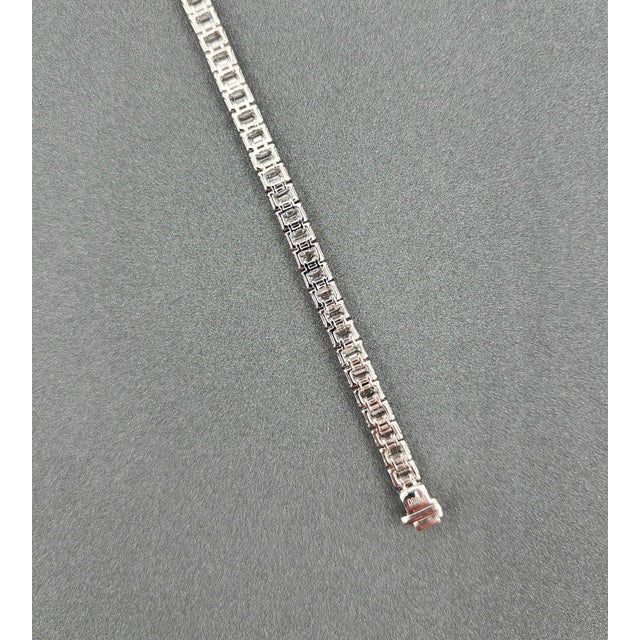 15.05 Ct Emerald Cut Diamond Tennis Bracelet For Sale In Chicago - Image 6 of 8
