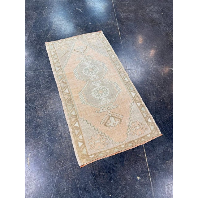 Turkish Mini Rug Oriental Hand Knotted Vintage Rug 1'8" x 3'2" #17748 For Sale In Houston - Image 6 of 8