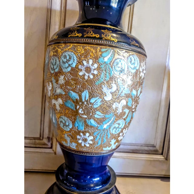 1920s 1920s Royal Doulton Art Nouveau Slater Lamp With Gold Overlay and on Porcelain and Enamel For Sale - Image 5 of 7