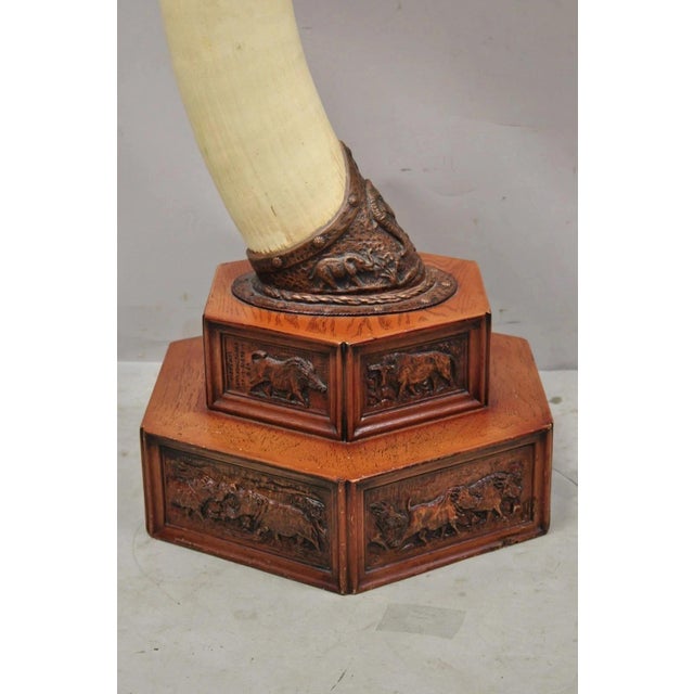 Vintage Chinoiserie African Safari Faux Horn Tusk Fiberglass Floor Lamp For Sale In Philadelphia - Image 6 of 12