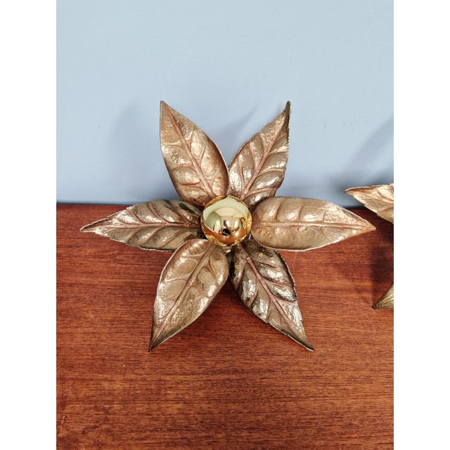 Willy Daro Floral Brass Wall Sconces by Willy Daro for Massive, 1970, Set of 2 For Sale - Image 4 of 14