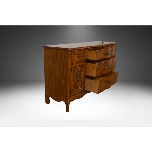 1960s French Provincial Style Triple Dresser Sideboard Buffet by Bassett For Sale - Image 11 of 12