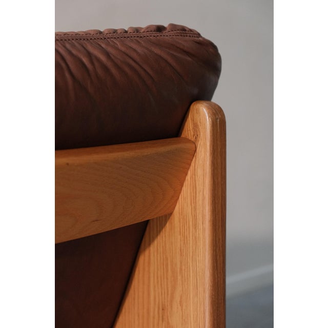 Vintage Three-Seater Sofa in Elm and Leather from Maison Regain, 1970s For Sale - Image 4 of 14