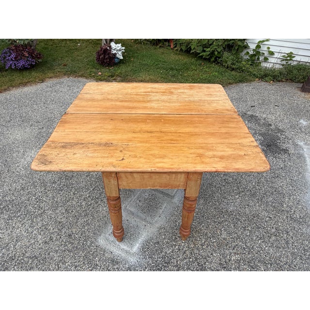 Mid 19th Century Antique Scrubbed Pine Drop-Leaf Table For Sale - Image 5 of 12
