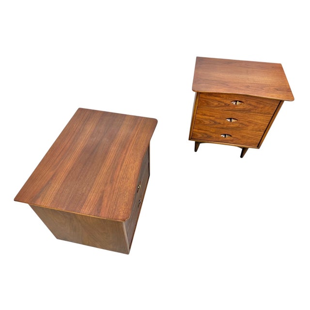 1960s Mid-Century Modern Kent Coffey "The Greenbrier" Walnut Nightstands - Set of 2 For Sale - Image 5 of 9